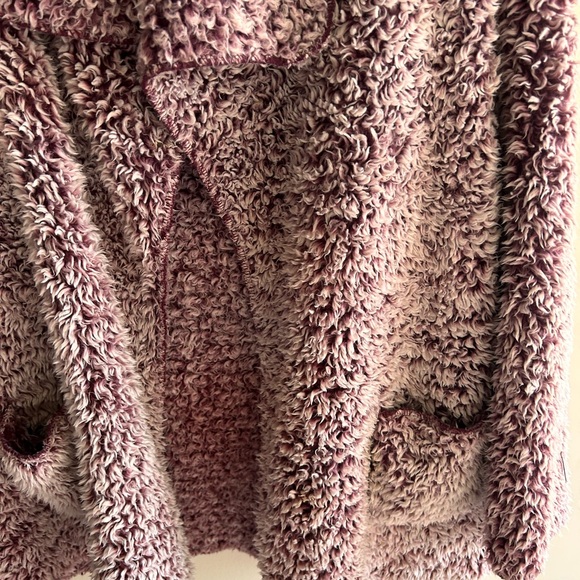 Fluffy Jacket - Picture 3 of 4